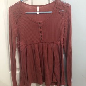 Super cute pinkish lace top!